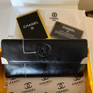 Plånbok - Ny  Mått: 18,5x10