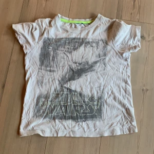 Star wars t-shirt - Strl 134/140 väl använd