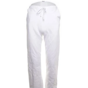 LXA mjukisbyxor - Säljer ett par mjukisbyxor från Linn Alhborgs märke. De är knappt använda och har inga defekter. Skriv privat för mer bilder