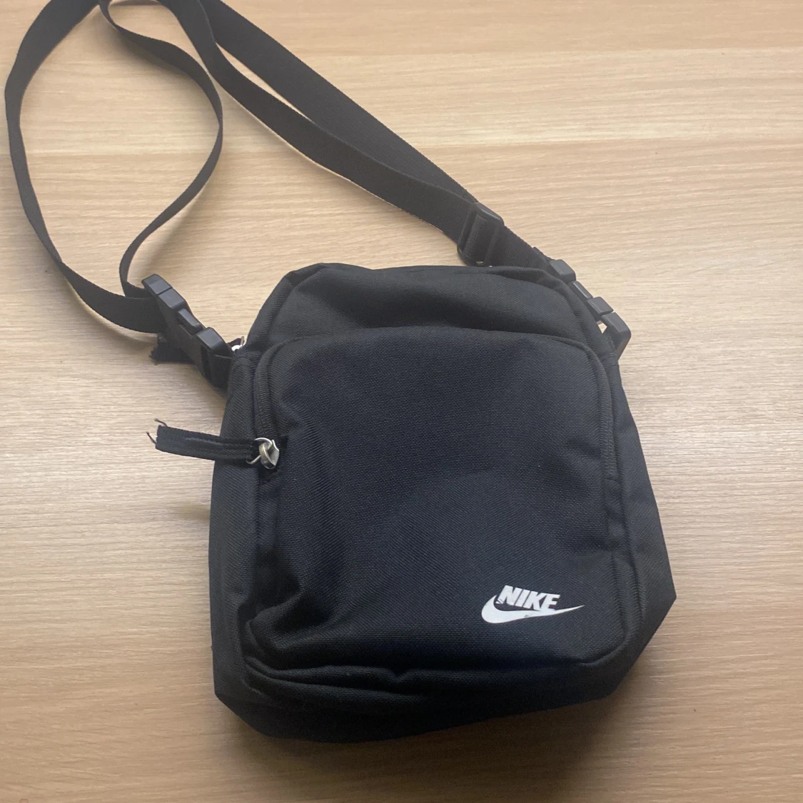 Svart axelväska från Nike