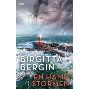 En hamn i stormen (pocket) - Dramatik i havsbandetSju gäster anländer till Pater Noster-öarna en helg i oktober. På den lilla ön finns bara karga klippor, ett hotell samt fyren från 1800-talet och hav så långt ögat kan nå. Kenneth och Marina som driver hotellet känner direkt att något ligger i luften. Detta är inga sorglösa weekendgäster, utan människor som av olika skäl kommit för att lösa knutar i sina liv. Nya förbindelser uppstår, gamla löses upp och när orkanen slår till med full kraft finns inte längre någon återvändo. Kommer alla ens att lämna ön levande? En hamn i stormen är en relationsroman med spänningsinslag, där Birgitta Bergin ännu en gång visar hur insiktsfullt och skickligt hon skildrar mänskliga relationer.     Format Pocket   Omfång 371 sidor   Språk Svenska   Förlag Piratförlaget   Utgivningsdatum 2023-06-30   ISBN 9789164208828  