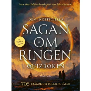 Den inofficiella Sagan om ringen-quizboken (bok, danskt band) - Rikt illustrerad quizbok med 705 frågor om Tolkiens värld!På vilket sätt var Bilbo och Frodo släkt? Vem dräpte draken Smaug? Vad kallades Gandalf av alverna? Vad heter bonden Maggots hundar? Vem bar spjutet Aeglos i strid? Den inofficiella Sagan om ringen-quizboken är en fullspäckad, rikt illustrerad quizbok med hela 705 frågor från Tolkiens värld, anpassad för alla kunskapsnivåer - från det enklaste till det som till och med kan gäcka experterna. Därmed passar boken både barnfamiljen och Tolkiensällskapet. Så packa ner lembaskakorna och putsa vandringsstaven så beger vi oss på ett storslaget äventyr in i Tolkiens Midgård. Med den här frågesportboken kan du en gång för alla visa vem som kan mest om hobbitar, alver och orker. »Rid nu, rid nu! Rid mot Gondor!« J. R. R. TOLKIEN [1892-1973] är en av litteraturens stora sagoberättare och har kommit att betraktas som den moderna fantasygenrens skapare. Med böcker som The Hobbit [1937] och The Lord of the Rings [ursprungligen publicerad i tre volymer 1954-1955] har han öppnat en värld som lockat miljontals läsare världen över och genererat hängivna Tolkien-fans decennium efter decennium. I början av 2000-talet kom Peter Jacksons filmatiseringar av Tolkiens böcker, som gjorde enorm internationell succé och nådde rekordnivåer både vad gäller antal biobesökare och det samlade antalet Oscars-nomineringar.TOLKIENPODDEN startades 2017 av Adam Westlund De La Torre, Elisabet Bergander och Daniel Möller. Podcasten har i skrivande stund fler än 80 avsnitt bakom sig och har inga planer på att sakta ner tempot. I och med Den inofficiella Sagan om ringen-quizboken kommer trions samlade expertis för första gången till uttryck i bokform, i en quizbok som inget Tolkien-fan får missa!    Format Danskt band   Omfång 207 sidor   Språk Svenska   Förlag Modernista   Utgivningsdatum 2023-09-28   ISBN 9789180638647  