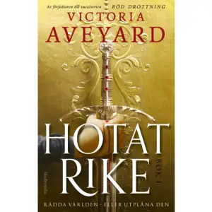 Första boken i nya Hotat rike-serien av författaren till Röd drottning»Victoria Aveyard har gjort det igen! Hotat rike är en spännande och händelserik fantasy med älskvärda karaktärer och en oerhört välskriven handling. Jag ser mycket fram emot nästa del.« Idas recensioner»Ett fantastiskt storslaget världsbygge!« Min bokvråCorayne bor vid världens ände. År efter år ser hon sin piratmamma segla i väg mot äventyr hon aldrig kommer att få vara med på. Så när en mystisk lönnmördare och en till synes odödlig jätte dyker upp på Coraynes trappa och berättar att hon är den sista medlemmen i en utdöende blodsätt - och den enda person som kan rädda världen - blir det en chans för henne att ge sig ut på ett eget äventyr.Men världen är i djupare fara än hon någonsin kunnat föreställa sig. Corayne och hennes bundsförvanter är ensamma i en värld som långsamt håller på att gå i bitar, och de har inte mycket mer än sitt slocknande hopp kvar att hålla fast vid.Det är ingen hjältarnas tid Corayne lever i, men stort mod kan ibland blomstra i de mörkaste vrår. Och kanske kan det vara tillräckligt för att rädda allt.I svensk översättning av Katarina Falk.VICTORIA AVEYARD föddes i en småstad i Massachusetts, USA, och ägnade en stor del av sin uppväxt åt att fly till andra världar genom böcker och filmer. Hennes debutroman Röd drottning gick rakt in på förstaplatsen på New York Times bestsellerlista och Universal Pictures köpte filmrättigheterna. Hotat rike är första boken i hennes nya Hotat rike-serie.»En välskriven, spännande och detaljerad fantasybok.« Nolins böcker    Format Inbunden   Omfång 511 sidor   Språk Svenska   Förlag Modernista   Utgivningsdatum 2021-07-19   Medverkande Katarina Falk   ISBN 9789178938223  