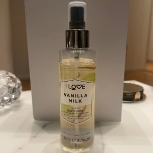 Vanilla Milk Body Mist från I Love - 150ml flaska , lite av det är använt. 