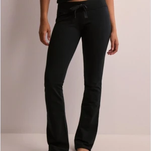 Cozy Chill Pants - ”Cozy Chill Pants” från Nelly i storlek xs, endast använda få gånger💕