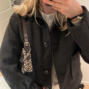 Kort kappa - Kort kappa från lager 167 helt ny storlek xs 