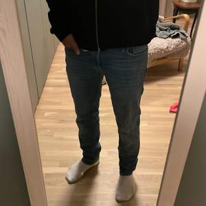 Jack & Jones jeans säljs i bra skick bara används några gånger.