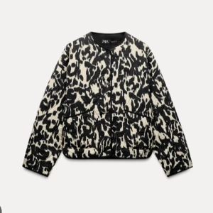 ZARA JACKA - Jacka från zara i strl XS, aldrig använd💓💓 pris går att diskutera🌸