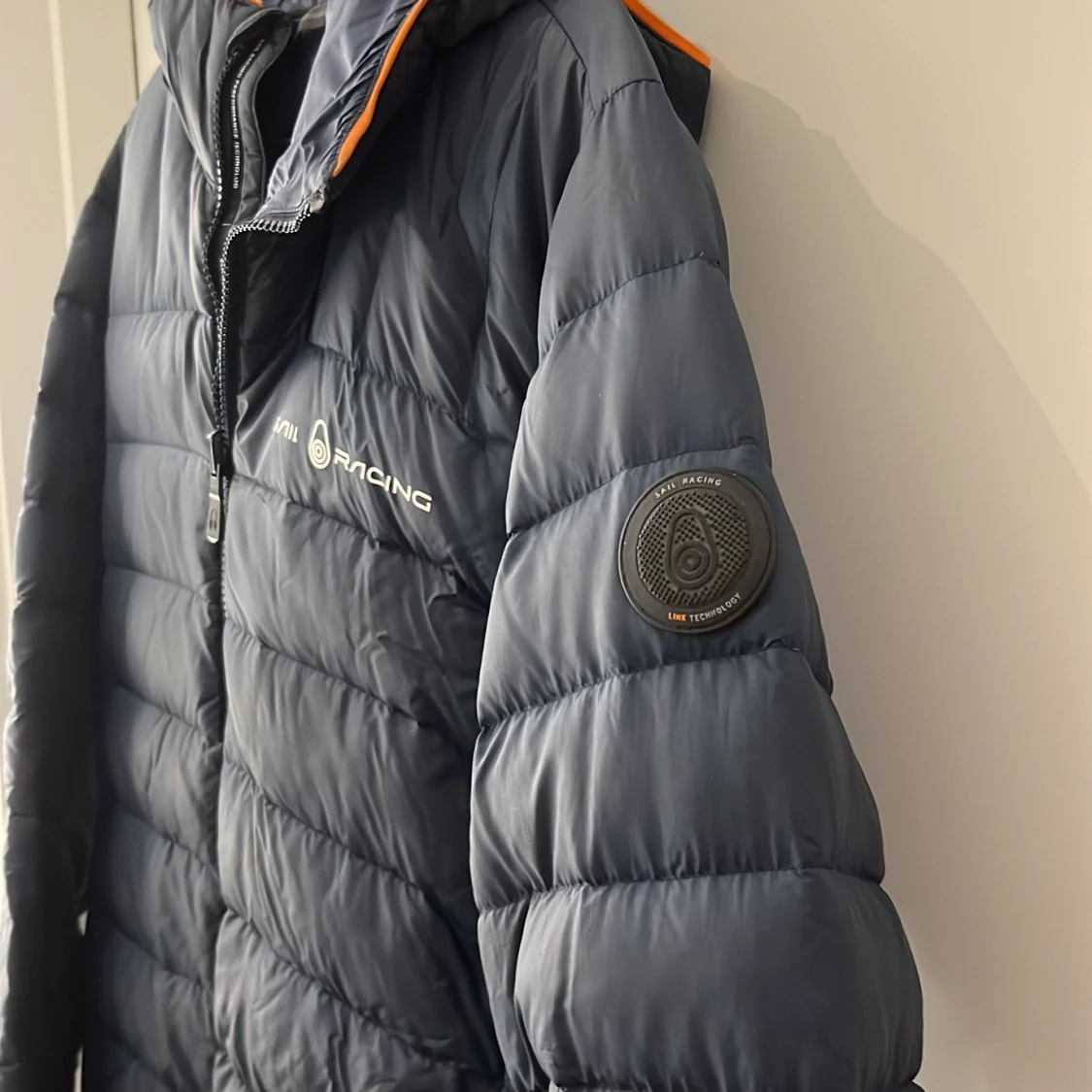 Mörkblå pufferjacka från Sail Racing - 92