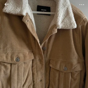 Jacke from bikbok - A really cozy jacket for autumn 