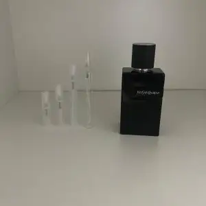 Säljer sample av Yves Saint Laurent Y Le Parfum. 5ml:89kr. Rekommenderar att köpa flera samples eller större mängder för att göra det mer prisvärt. Perfekt för dig som vill testa olika dofter innan du köper en fullstor flaska. 