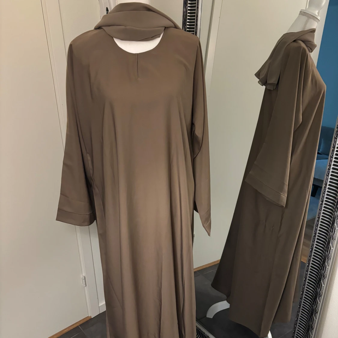 Karamell brun abaya+ hijab  - 91
