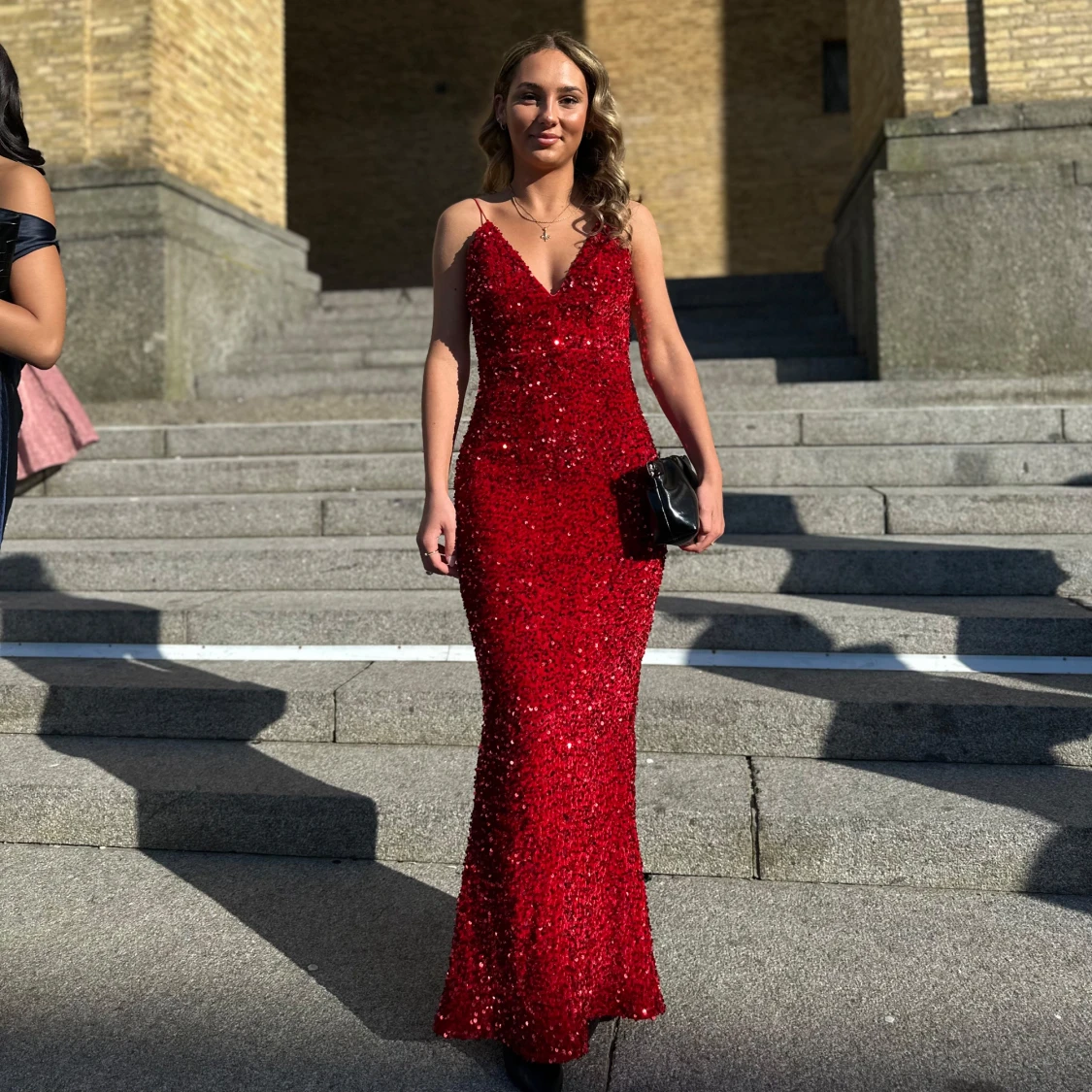 Röd glittrig långklänning - 90