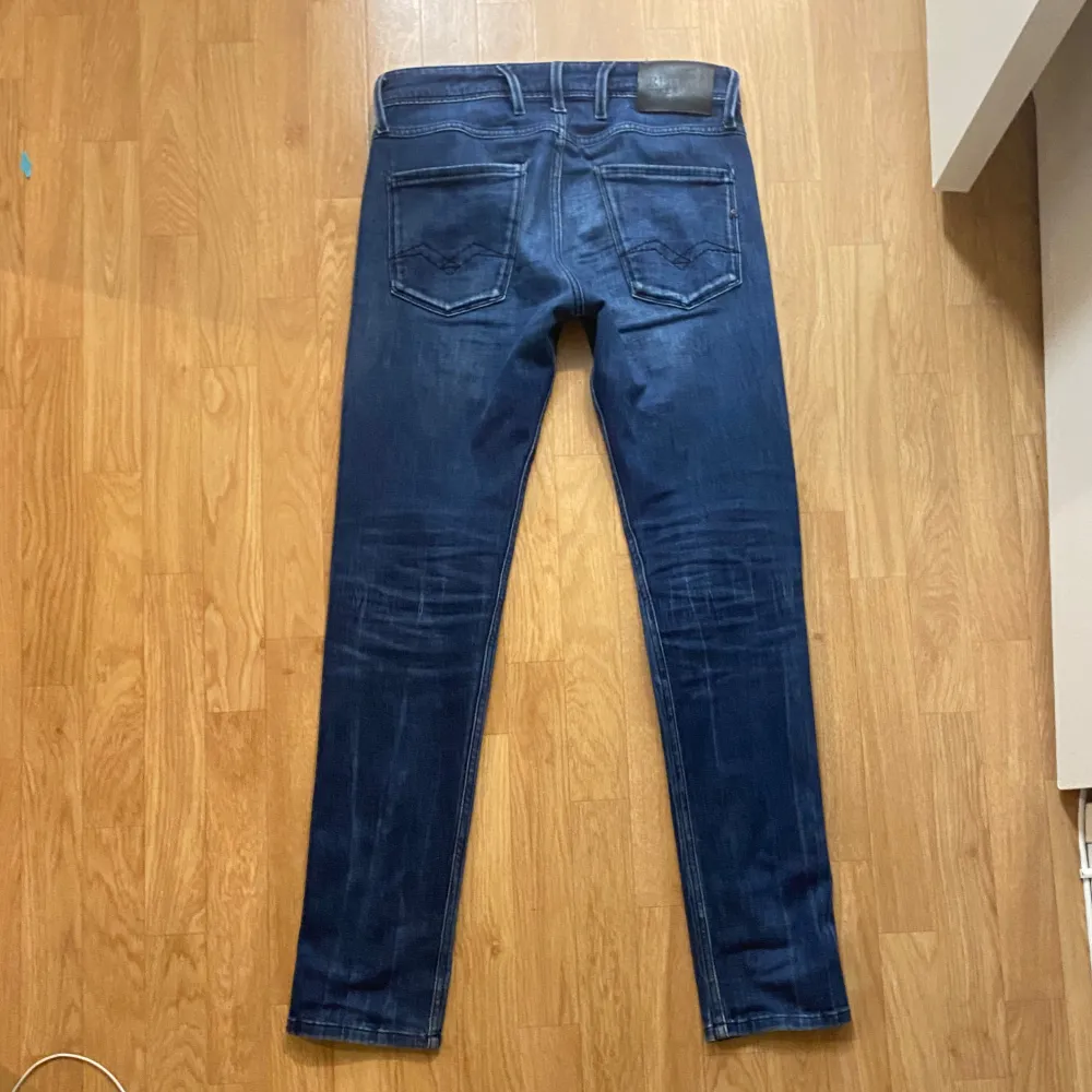 Säljer mina replay jeans då jag inte använder de så mycket längre. Har du några frågor är det bara att skicka och fråga.. Jeans & Byxor.