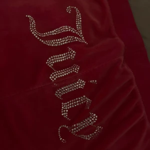 Juicy couture byxor - Använda 2 gånger men säljer då rosa absolut inte är min färg!! Helt defektfria!! 