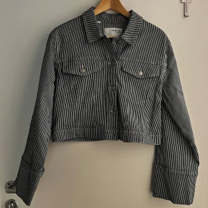 Jacka från selected femme  - Nyskick. Köpt för 1300kr 