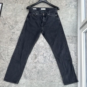Jack&jones jeans - Ett par näst intill oanvända jeans från Jack & Jones. Passar inte längre 