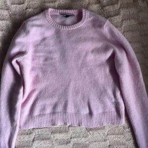 Rosa tröja ifrån Zara!! - Säljer pga för liten, super fin färg och skönt material 