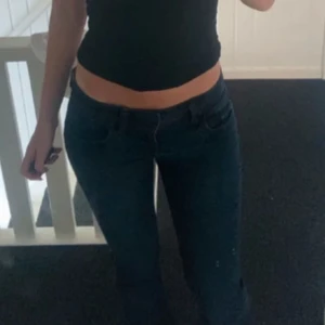 Ltb jeans - Bra skick men har sprättat upp där nere så dom är långre än L32 skulle mer klassa som en L34