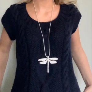 Halsband - Super söt trollslända halsband!! Nästan aldrig använt oxh verkligen så så fint nu till hösten🍁🍁🍒