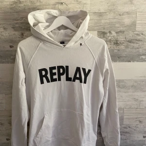 Replay hoodie - Säljer en fet Replay hoodie | Storlek 16A/S | Skick 9/10
