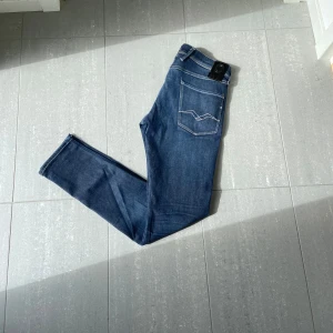 Replay Anbass Jeans  - Säljer nu dessa snygga replay Anbass jeans, skriv för fler bilder/frågor🙌🏼