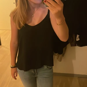 Blus - Snygg svart blus💗