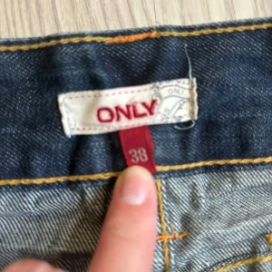 Jeanskjol - Säljer denna supersnygga jeanskjolen då den tyvärr inte kommer till användning längre. Pris kan diskuteras 💗💗