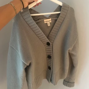 Kashmir Ull Kofta HM - H&M cashmere blend Kofta. Bra skick, lite nopprig🤍 