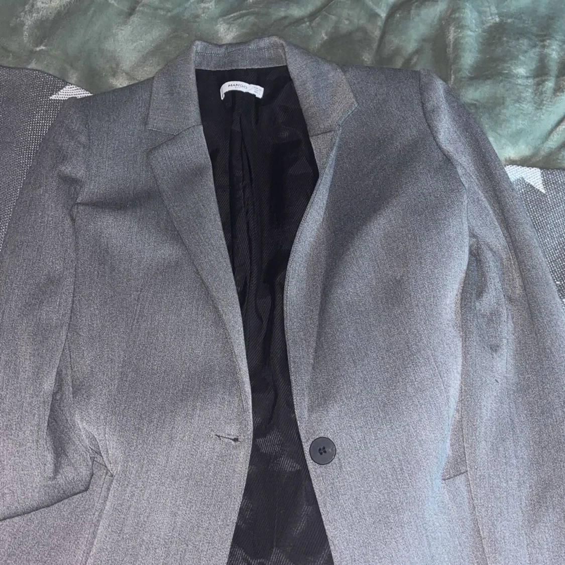 Grå kavaj från Mango