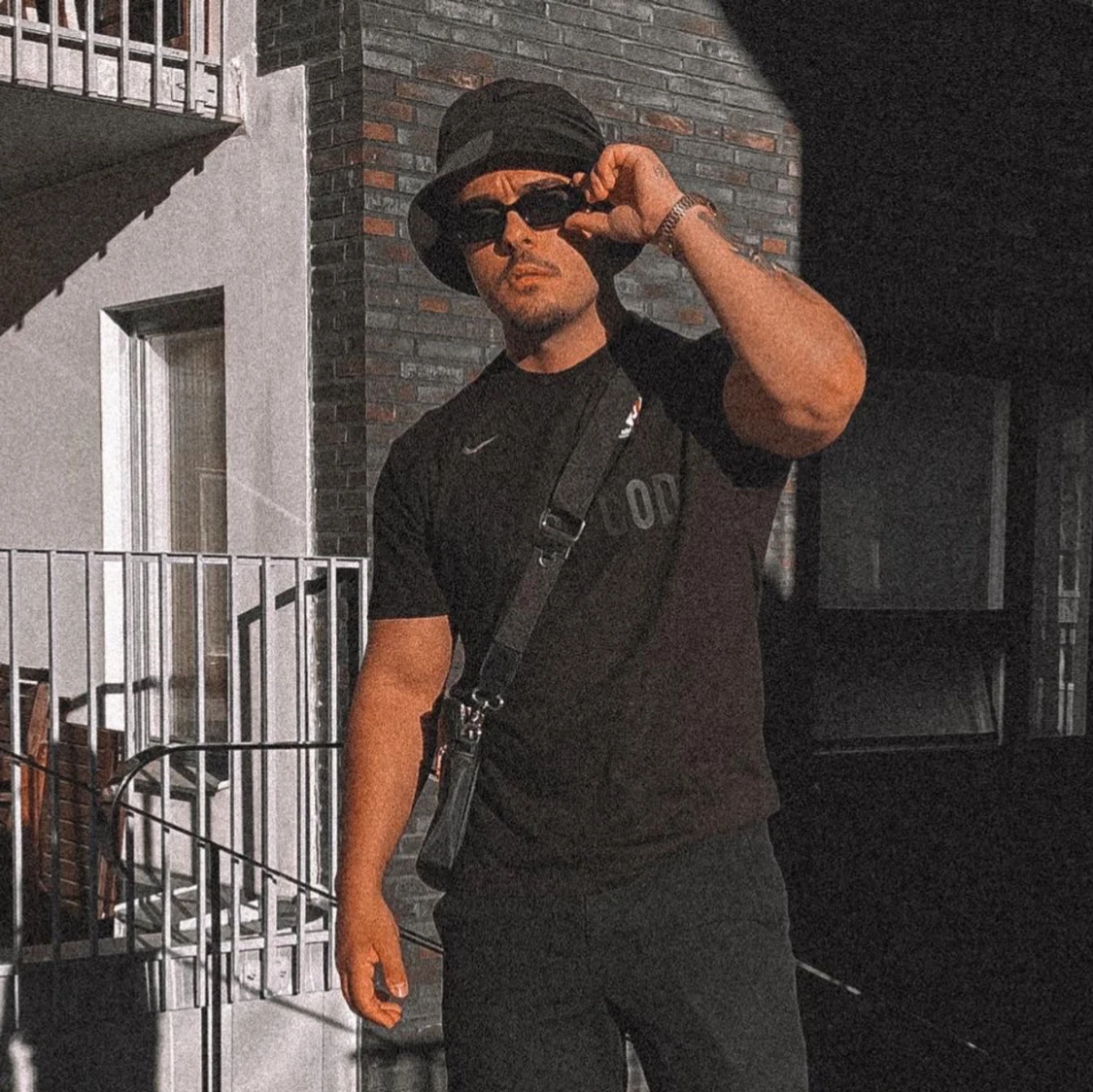 Svart t-shirt från Fear of God Essentials