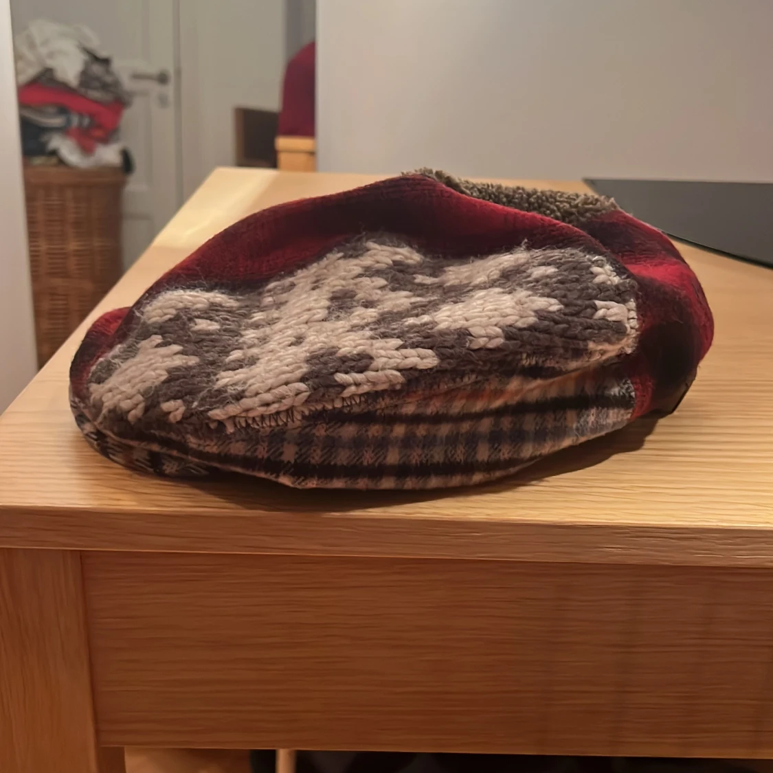 Stickad keps från grace hats - 90