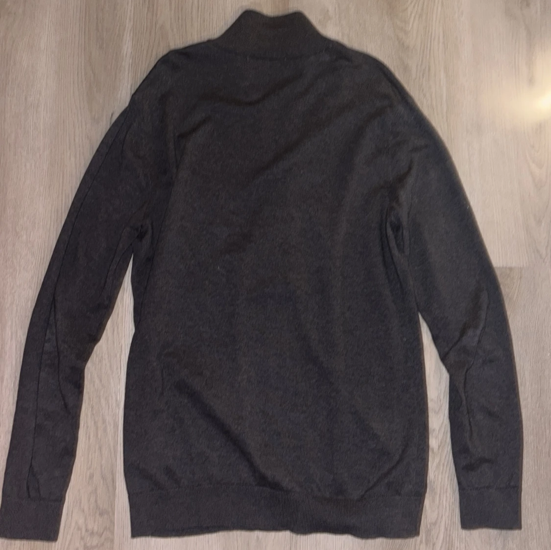 Grå tröja med dragkedja från Selected - 91