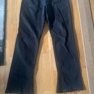 LBERTO - Snygga svarta byxor bra skick finns ingen skador 