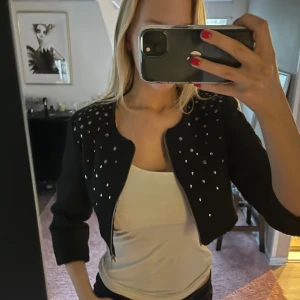 Bolero  - Söt bolero från vila 