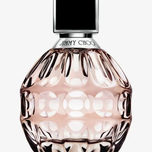Jimmy choo Pour femme EDP - Nästintill helt ny parfym, endast använt några få sprays. Huvudnot: Päron, Italiensk apelsin Hjärtnot: tigerorkidé Basnot:	Kola, Patchouli Doftkategori	fruktig, ekmossa Innehåller 100 ml Eau de Parfum.