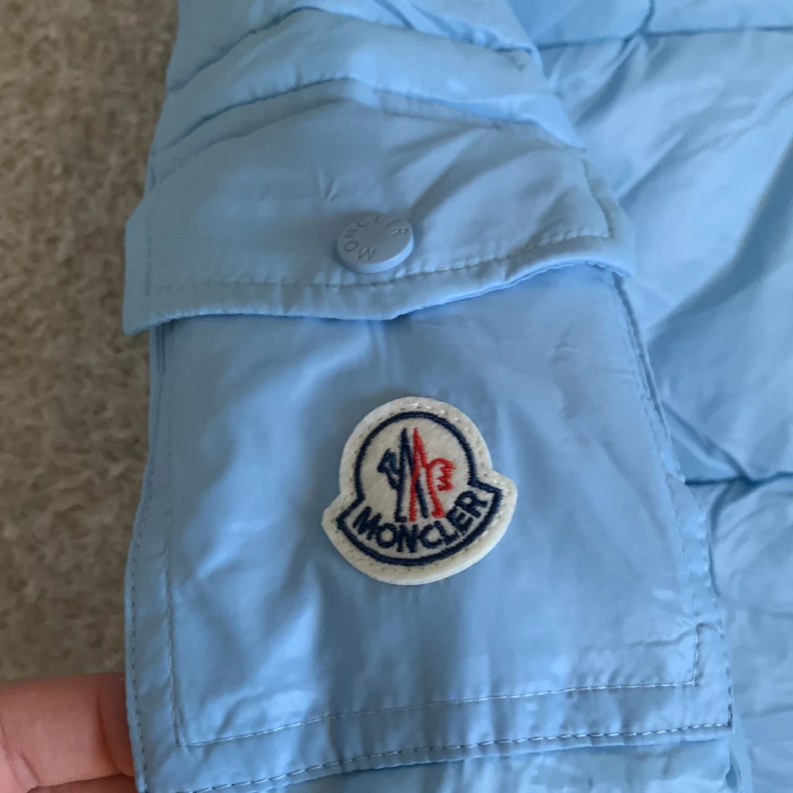 Ljusblå dunjacka från Moncler - 2