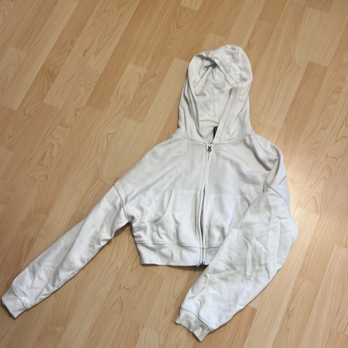 Vit hoodie från H&M