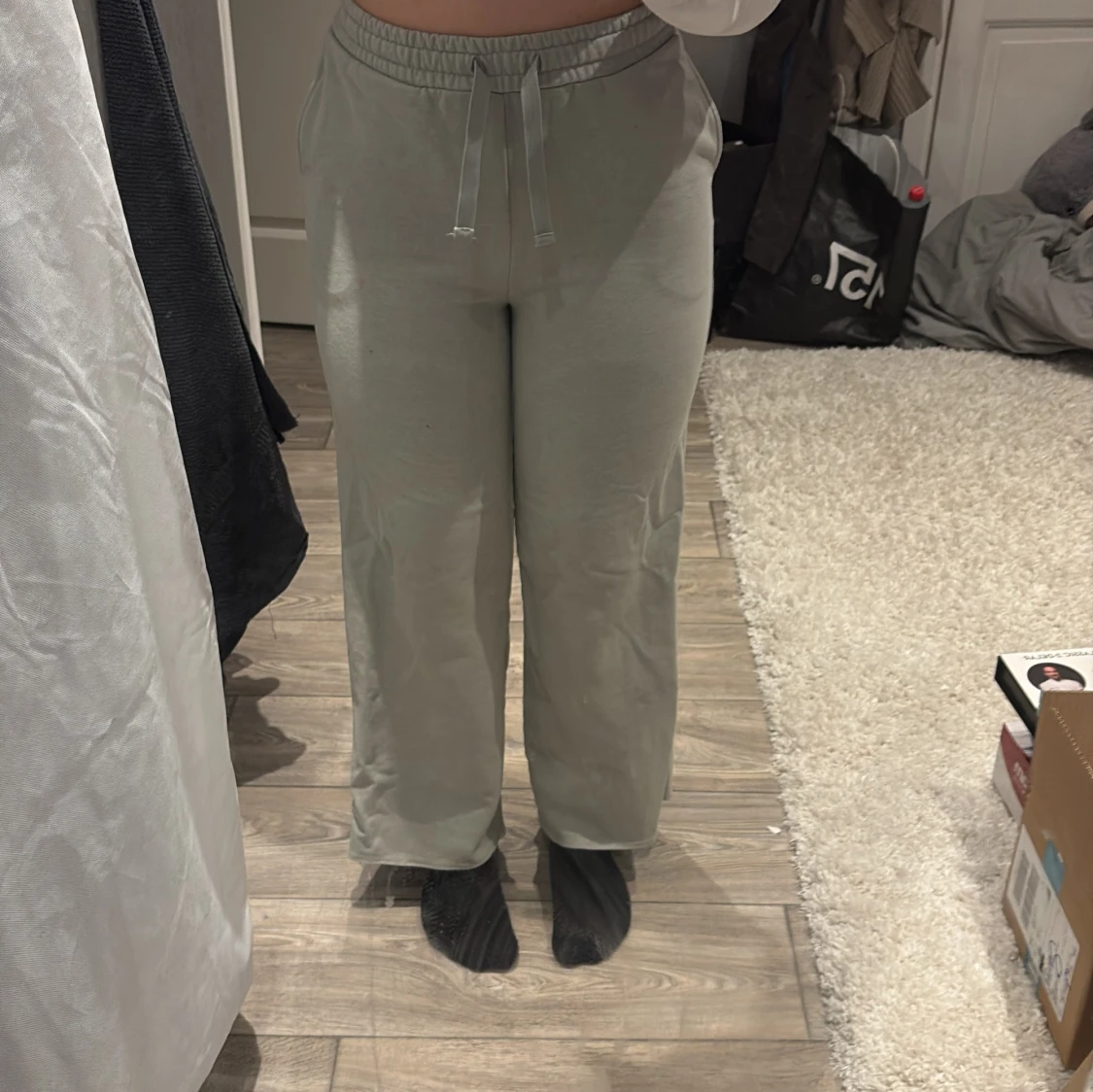 Ljus gröna mjukisbyxor från H&M - 91