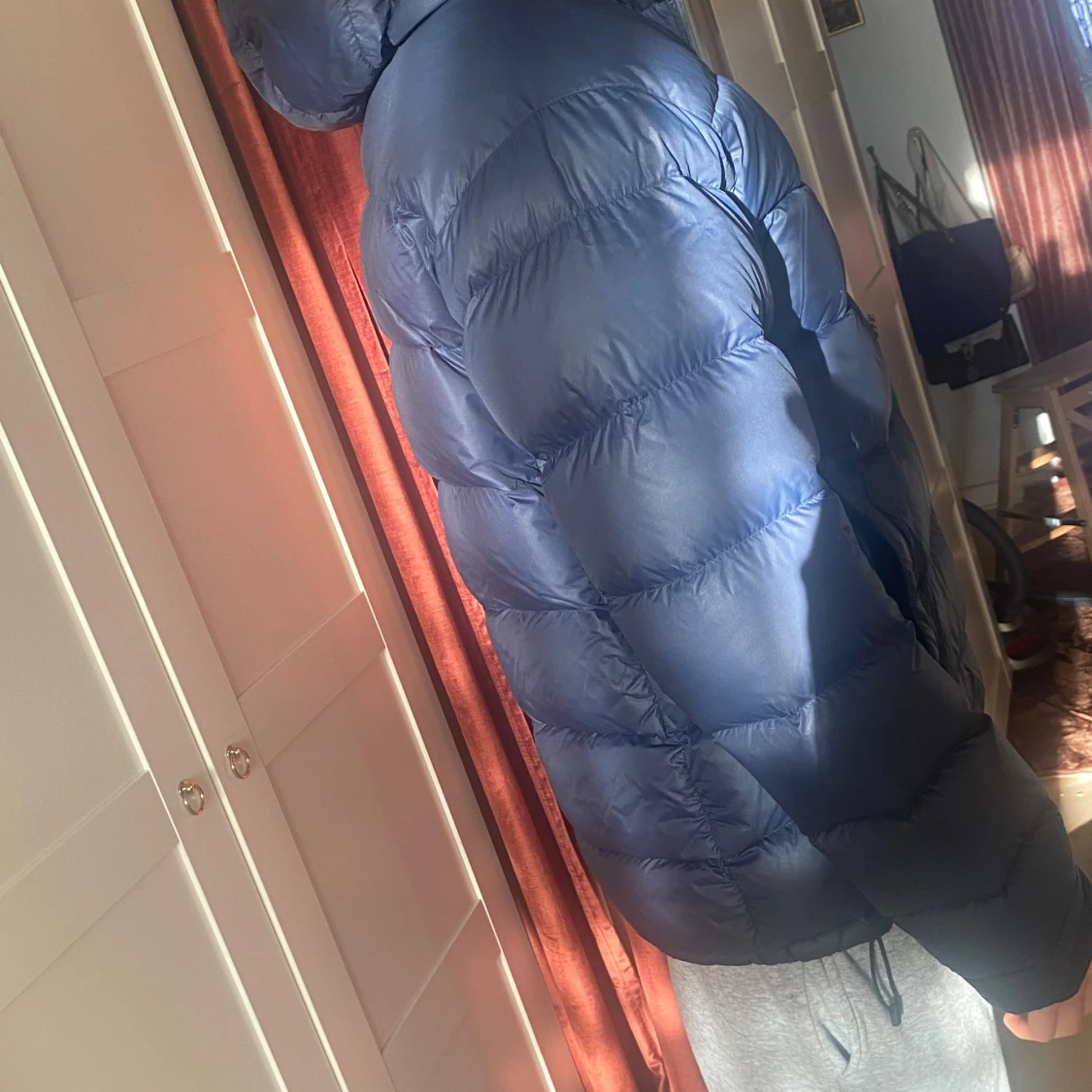 Blå dunjacka från Peak Performance - 90