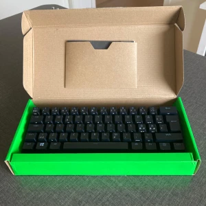 Razer huntsman mini - Säljer mitt tangentbord från Razer. Det är i fint skick, låda och sladd följer med. Nypris 1200. Priset kan diskuteras. Finns på andra säljsidor och har en intresserad.