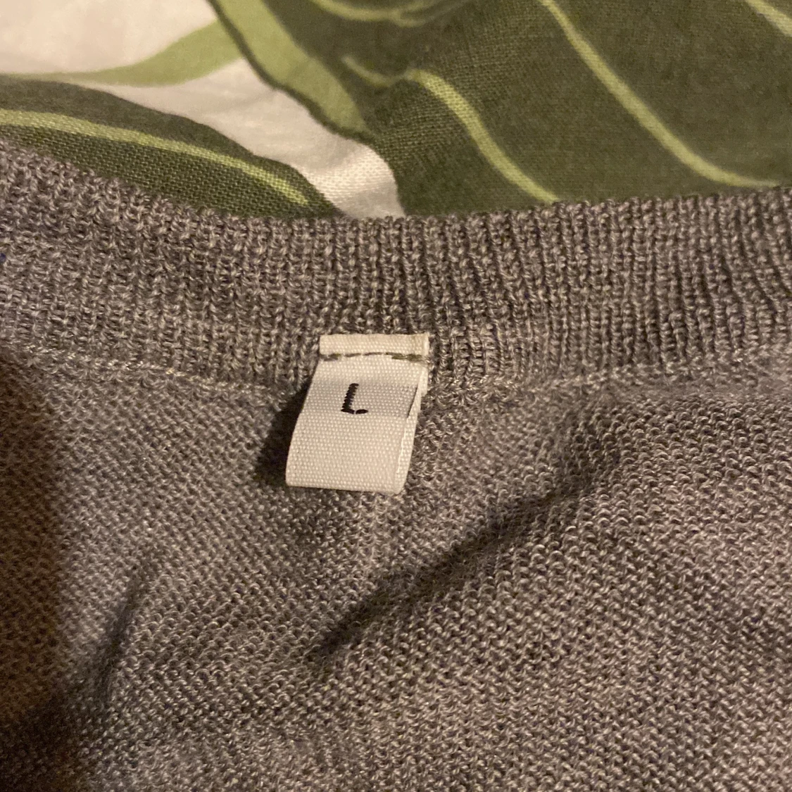 Grå stickad tröja  - 90