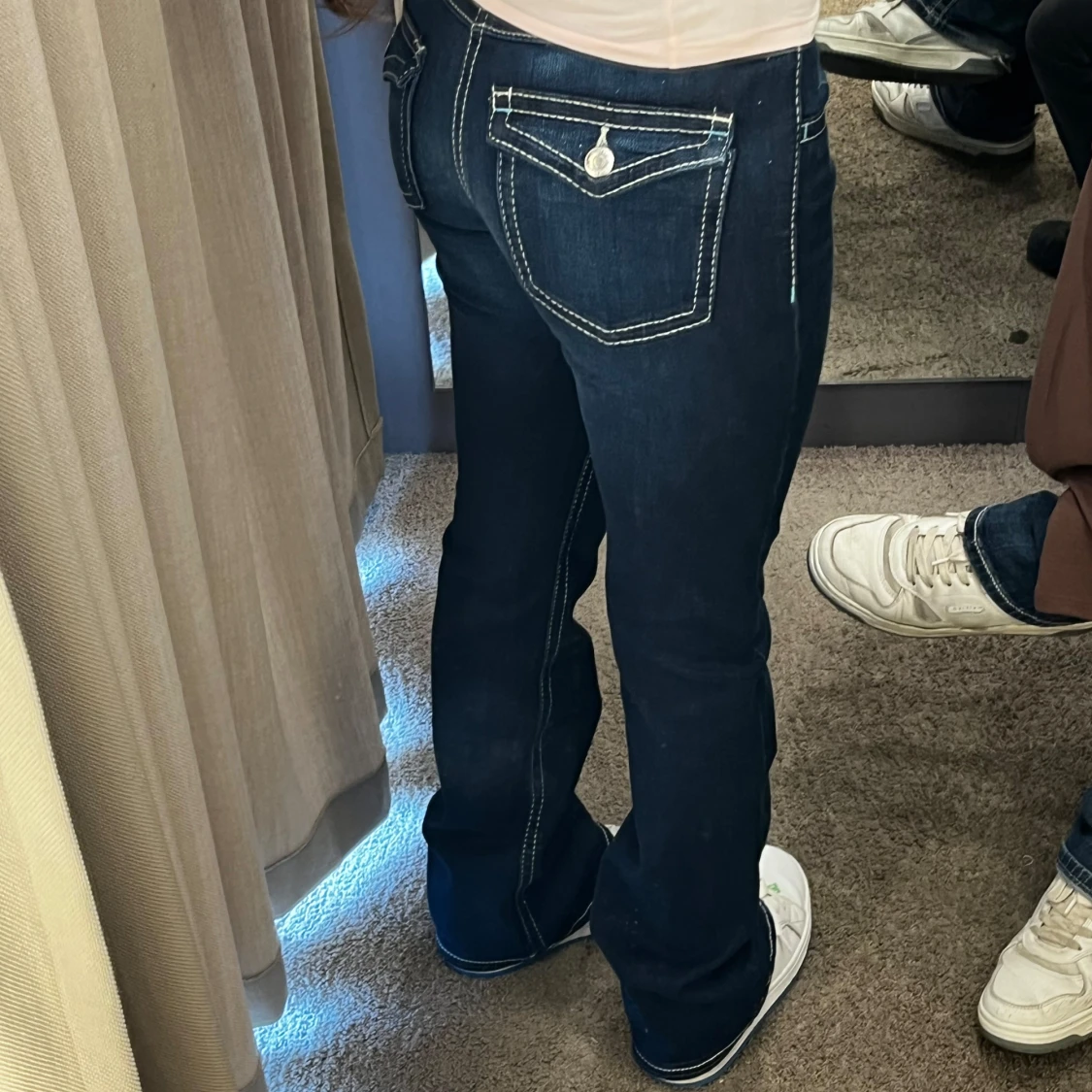 Mörkblå bootcut jeans - 90