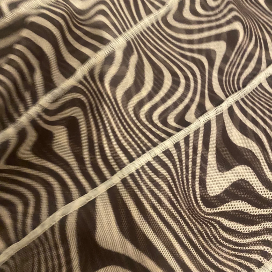 Brun och vit zebramönstrad topp - 90