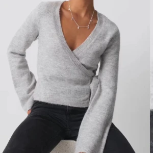 Grå omlottkofta - Omlottkofta från Gina! I fint skicka använd fåtal gånger💗