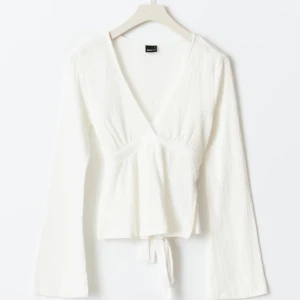 Gina blus - Supersöt blus från gina💓 Säljer då den inte kommer till användning💕Nypris: 300 kr