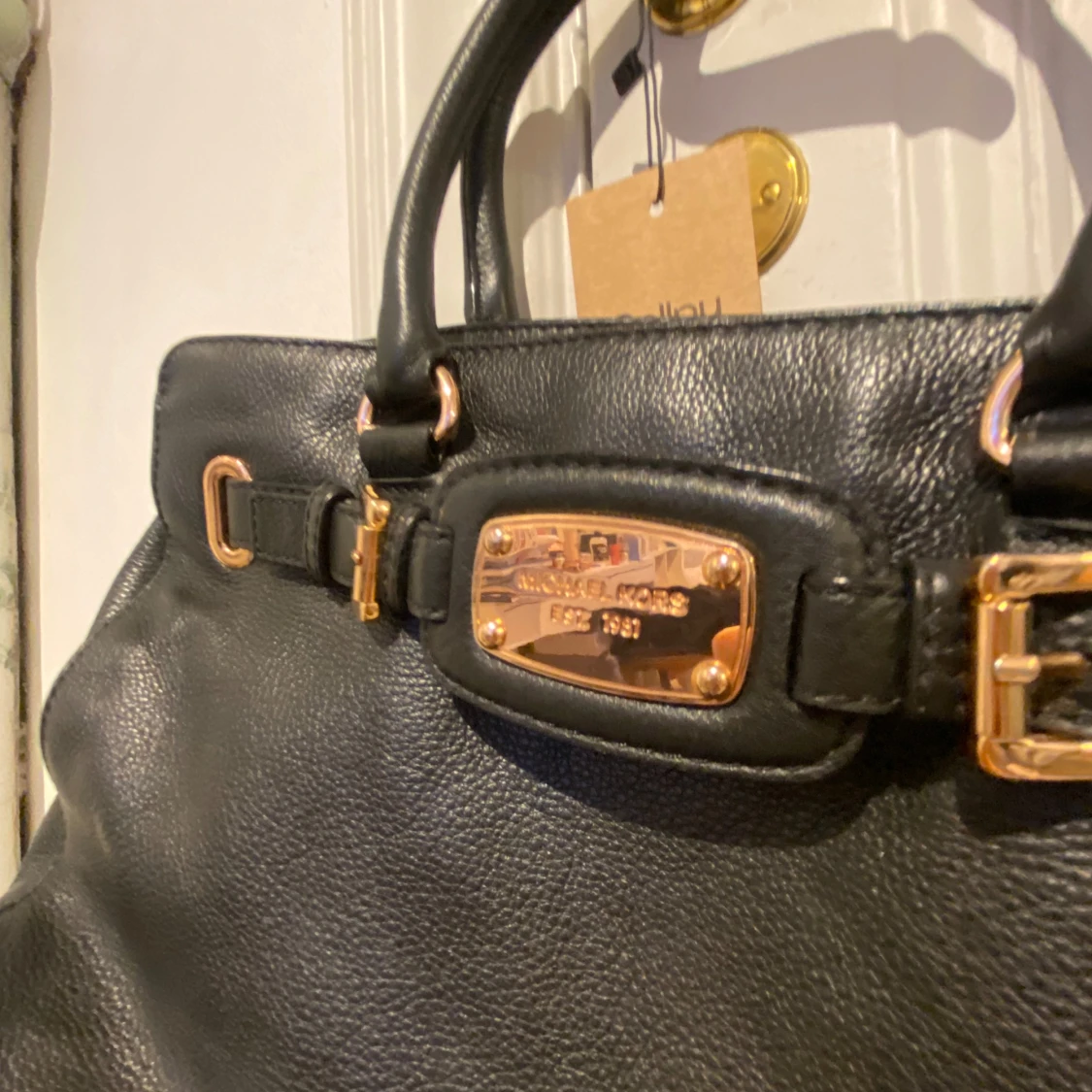 Svart skinnväska från micheal kors - 92