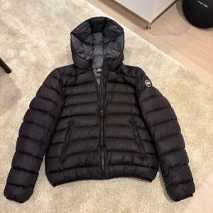 Colmar jacka - Säljer min colmar jacka då den har blivit för liten. Storlek:14 år/166cm