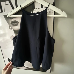 Linne - Marinblått linne