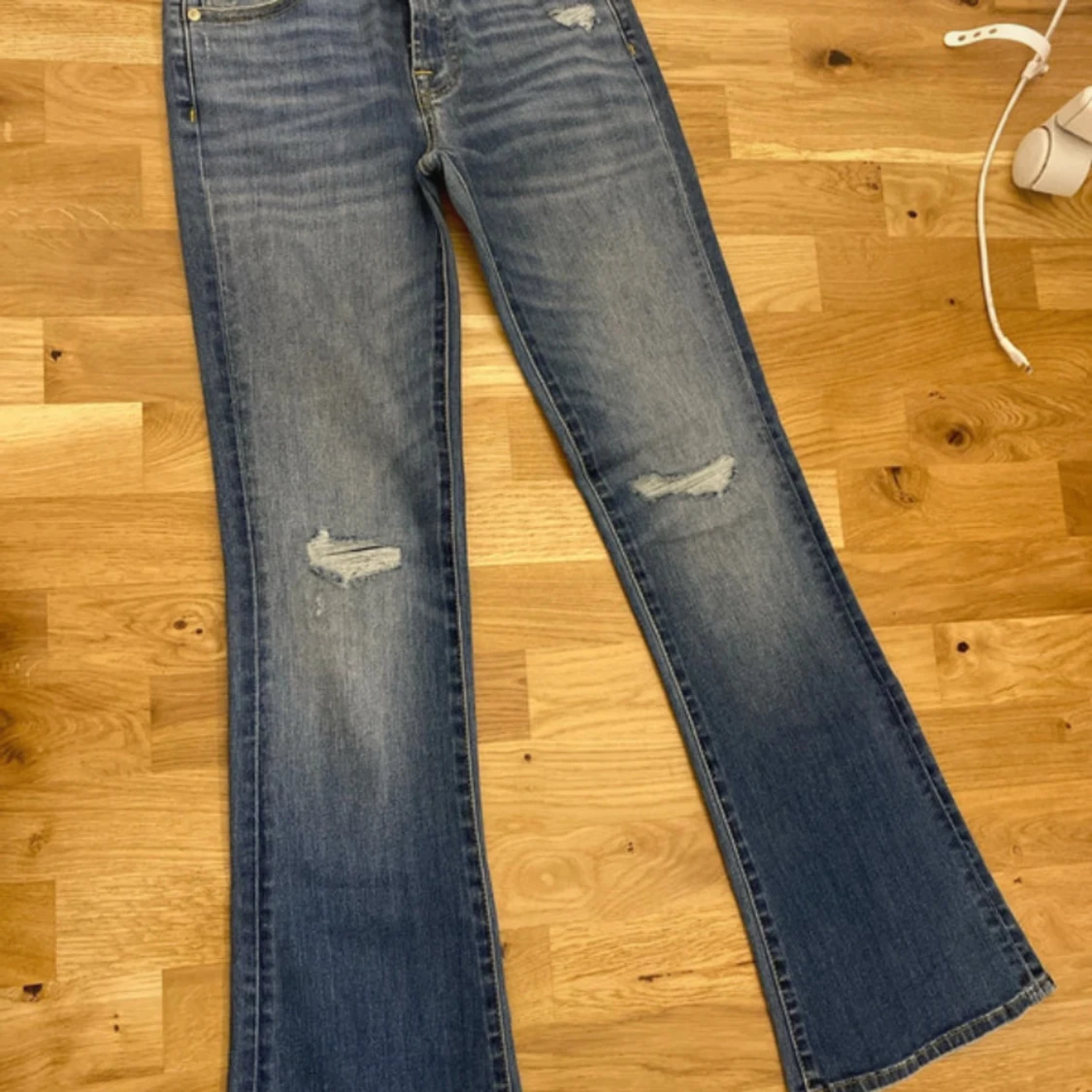 Blå bootcut jeans från 7 For All Mankind